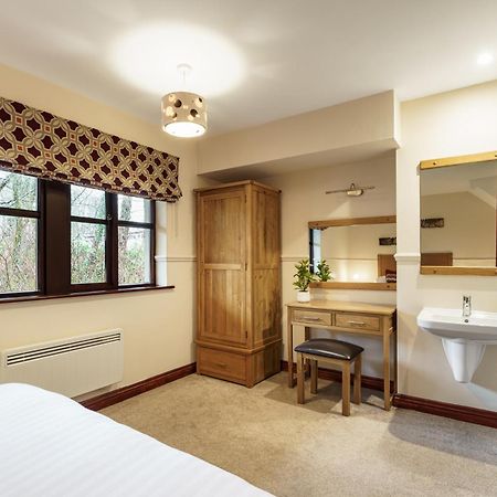2 Bedroom Lake District Cottage At Windermere Marina Village 보우네스온윈더미어 외부 사진