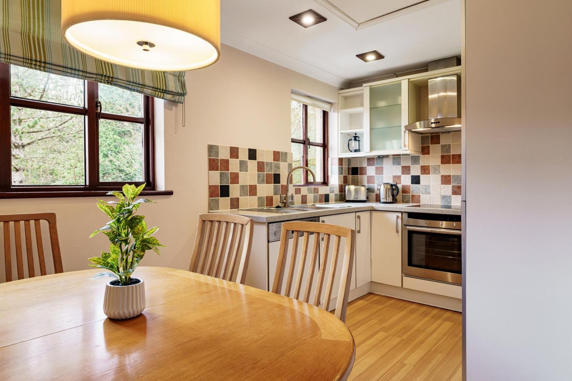 2 Bedroom Lake District Cottage At Windermere Marina Village 보우네스온윈더미어 외부 사진